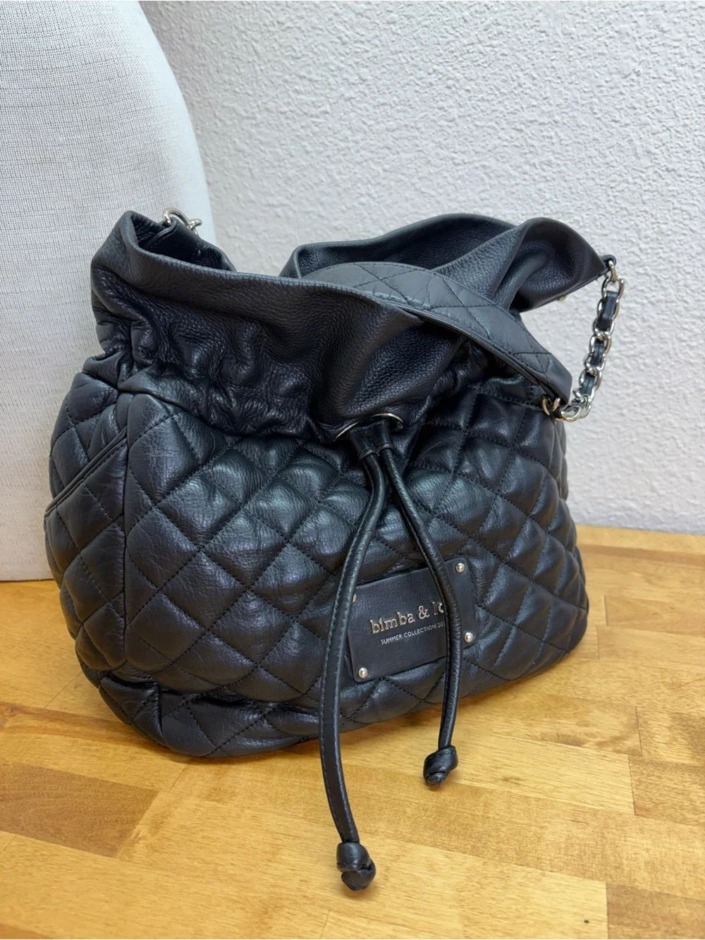 Bimba y Lola Summer 2010 Black Quilted Leather Drawstring Bucket Shoulder Bag - Picture 6 of 13